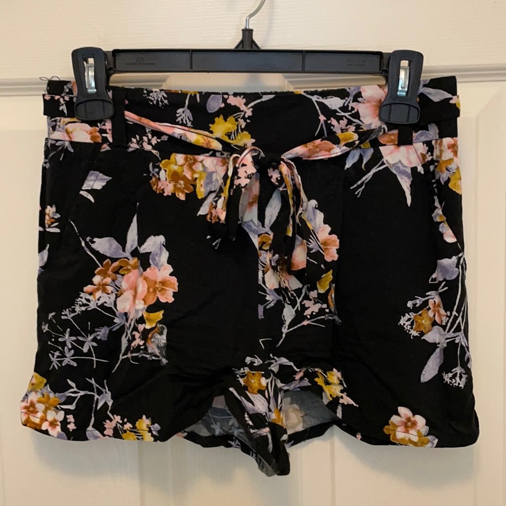 Cute floral light weight shorts 🌸